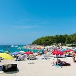 Zdenka Apartamento *